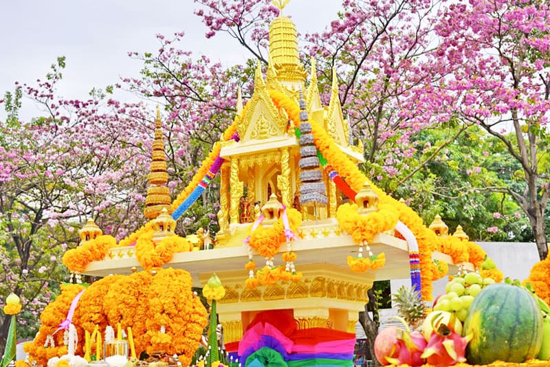 ศาลพระภูมิขนาดใหญ่